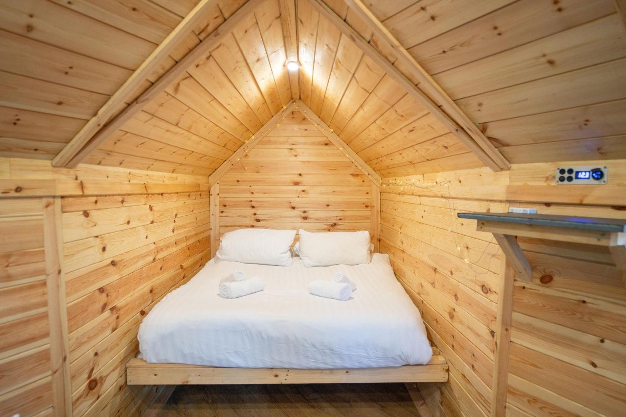 Chestnut Tree House With Hot Tub & Sauna Barmouth Eksteriør bilde