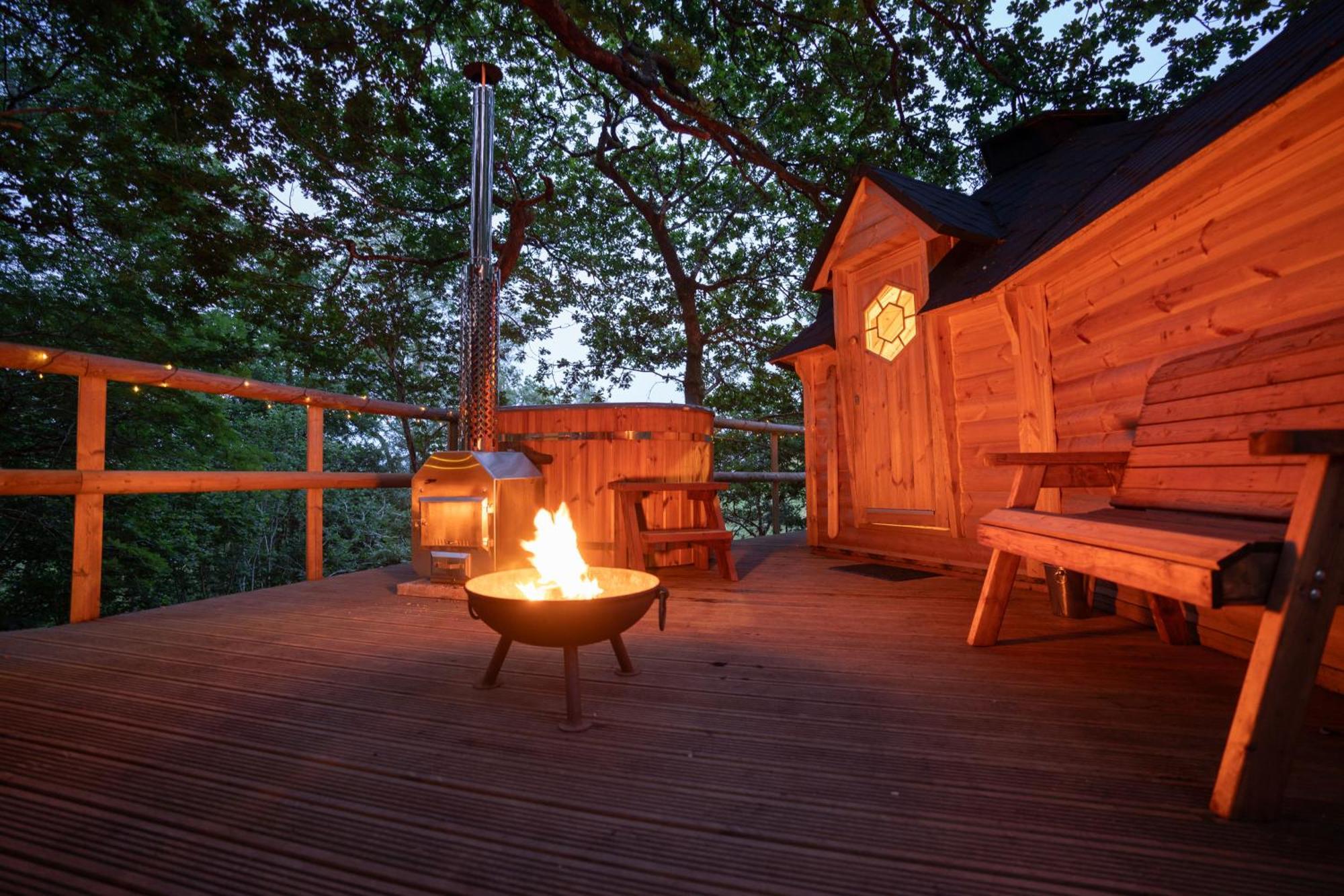 Chestnut Tree House With Hot Tub & Sauna Barmouth Eksteriør bilde