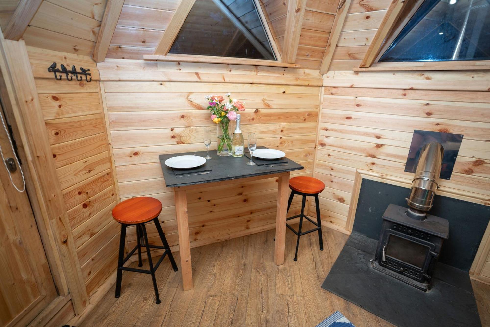 Chestnut Tree House With Hot Tub & Sauna Barmouth Eksteriør bilde